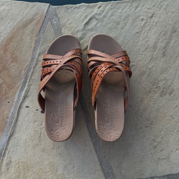 Cali Skechers Cognac Sandals with Luxe Foam - Picture 4 of 14